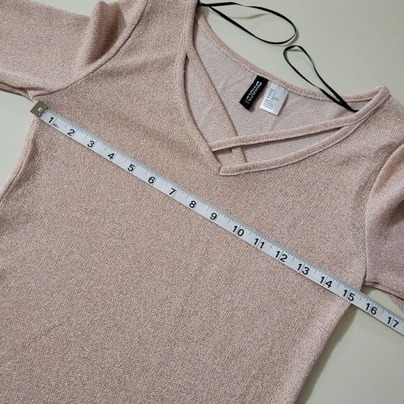 Divided H&M Women's V-neck Sparkly Knit Long Sleeve Pullover Top - Picture 3 of 12